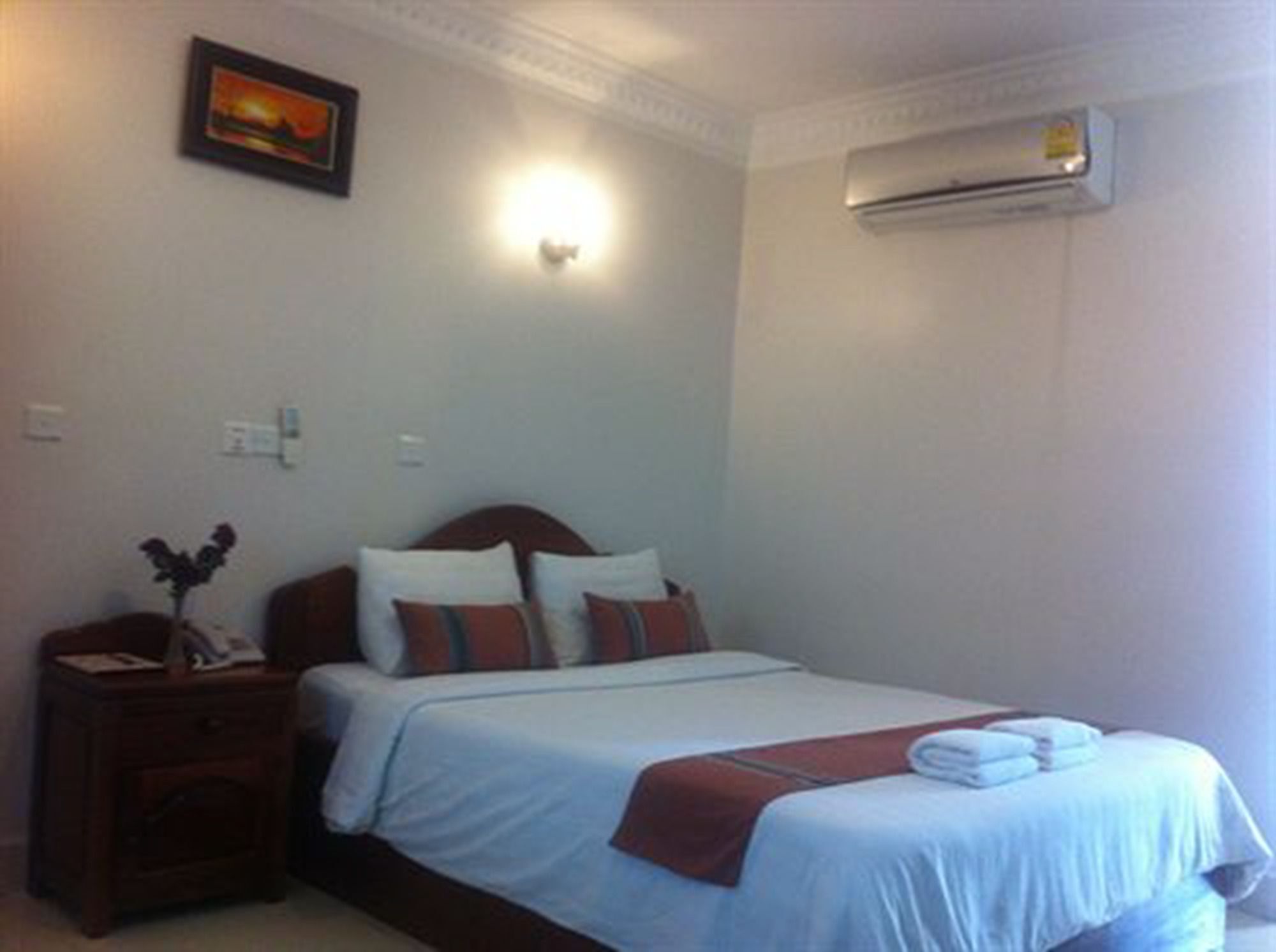 White Beach Hotel Sihanoukville Exterior foto