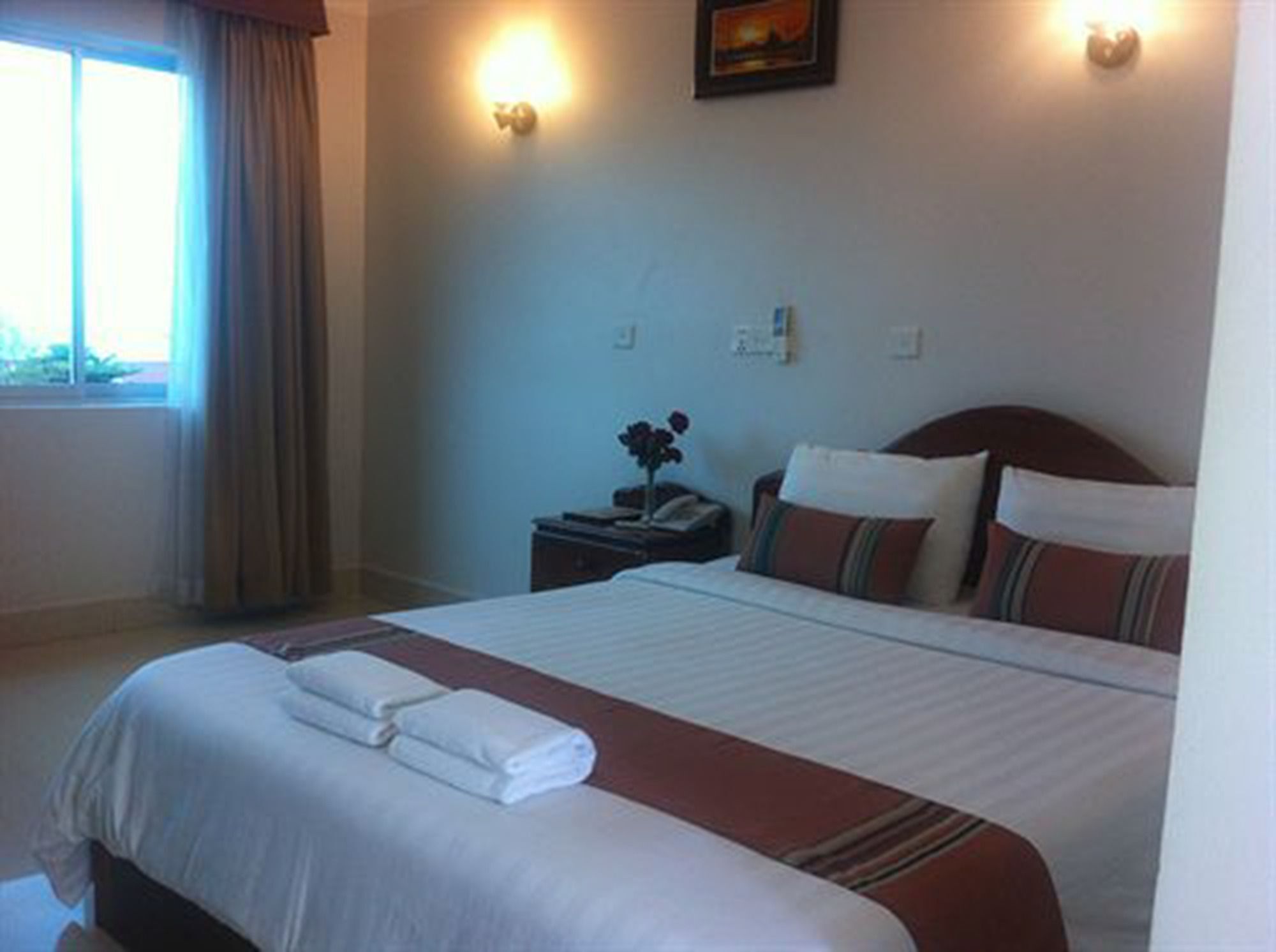 White Beach Hotel Sihanoukville Exterior foto