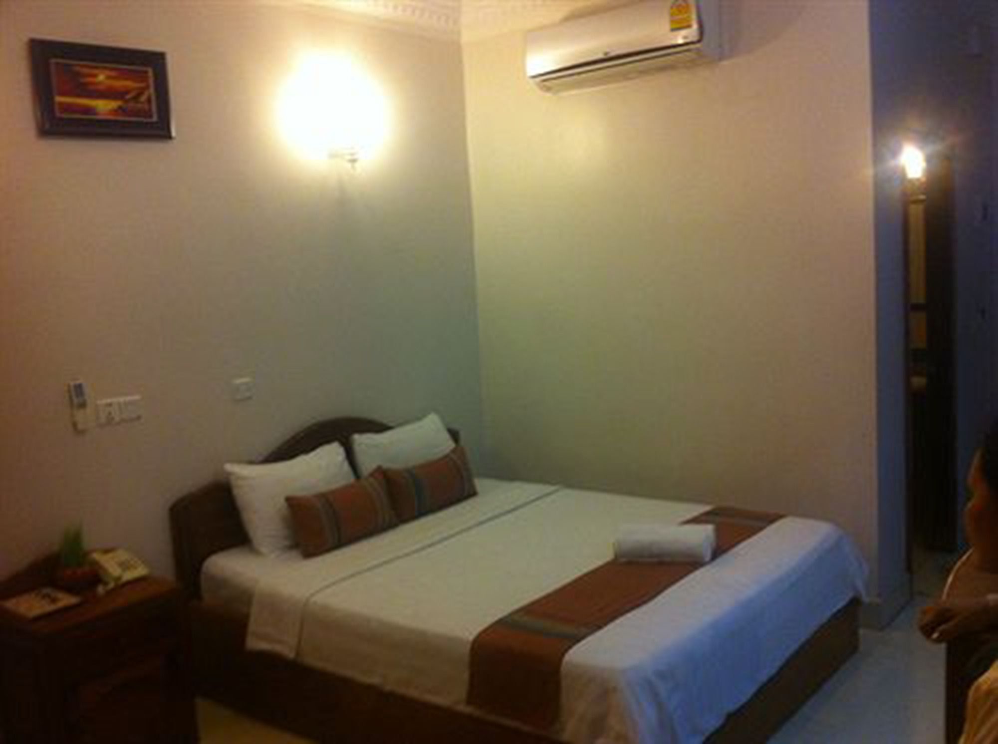White Beach Hotel Sihanoukville Exterior foto