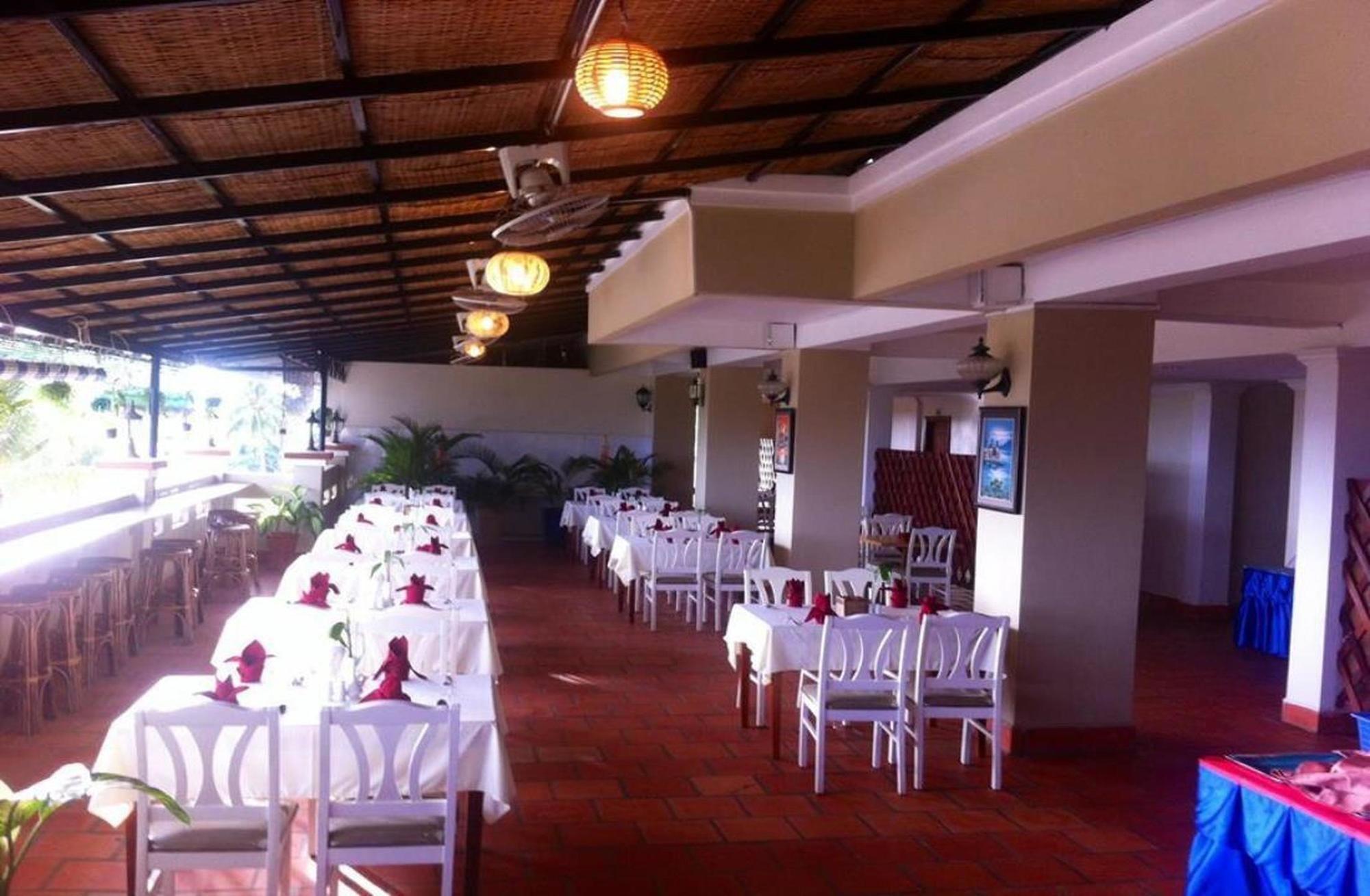 White Beach Hotel Sihanoukville Exterior foto