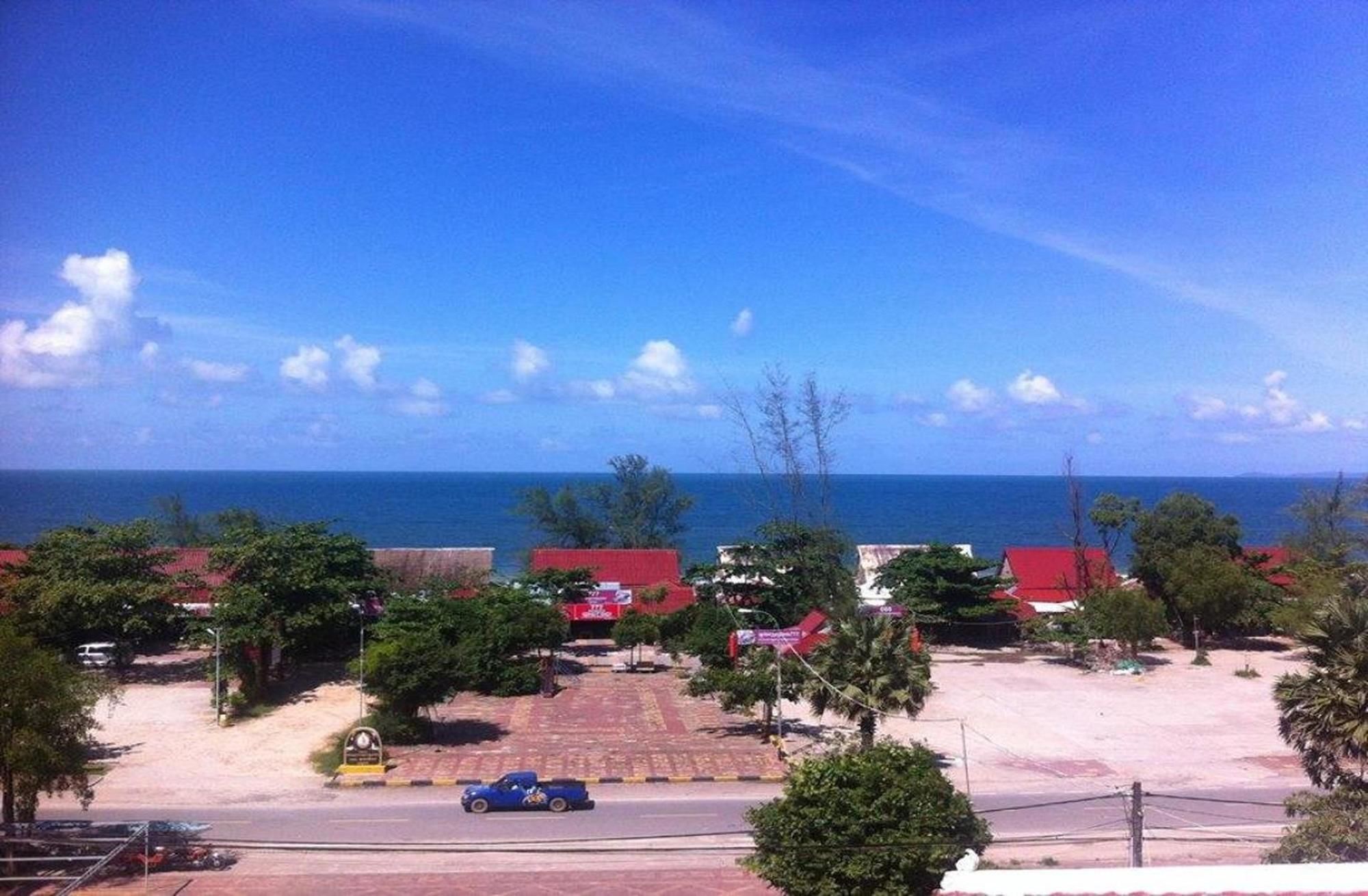 White Beach Hotel Sihanoukville Exterior foto