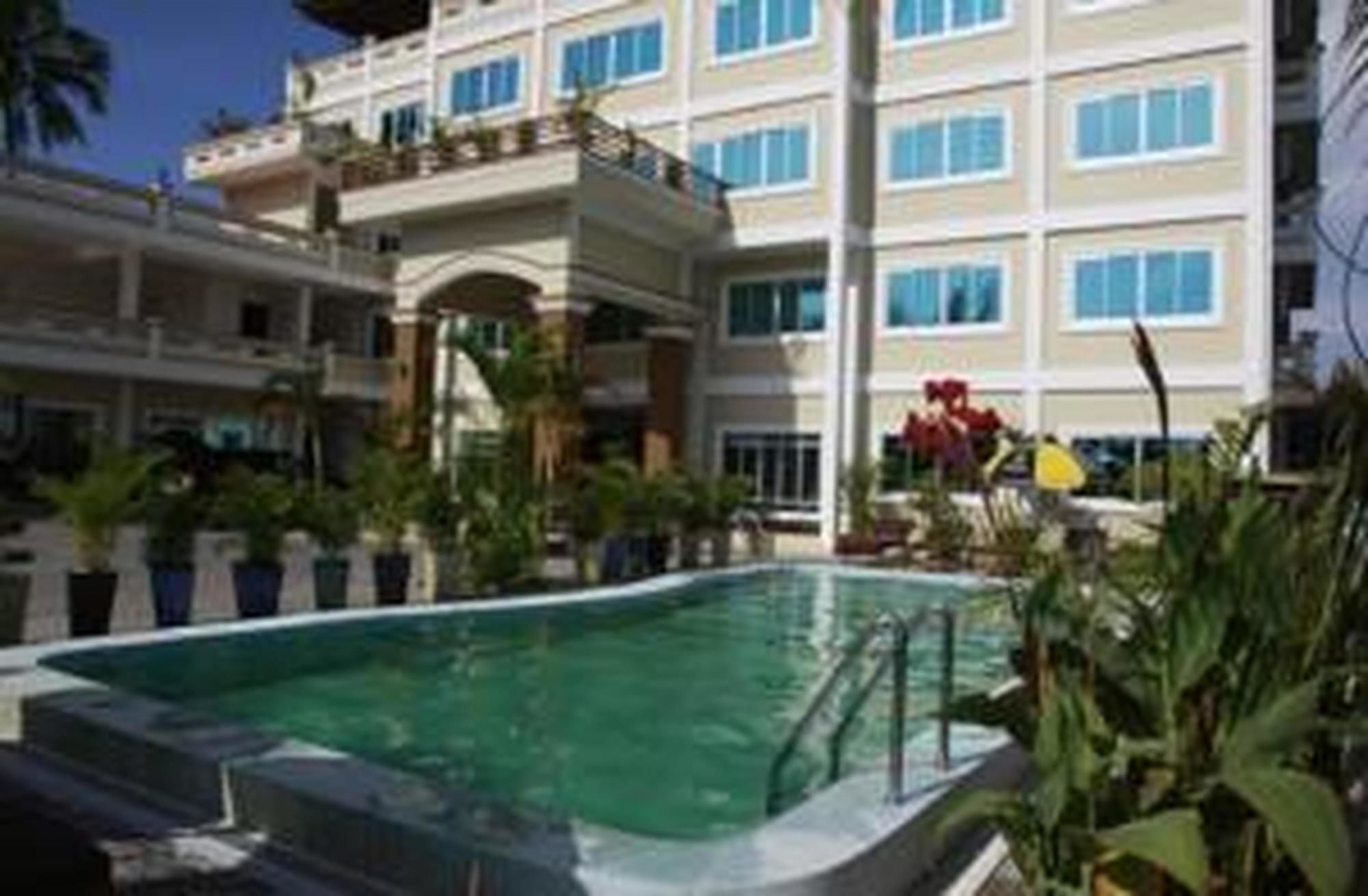 White Beach Hotel Sihanoukville Exterior foto